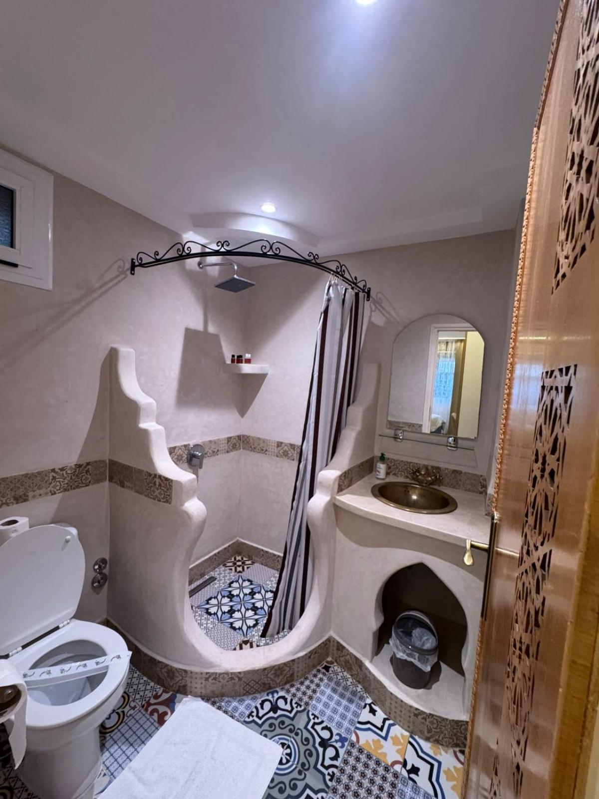 צ'פצ'אוונה Hotel Tarek מראה חיצוני תמונה