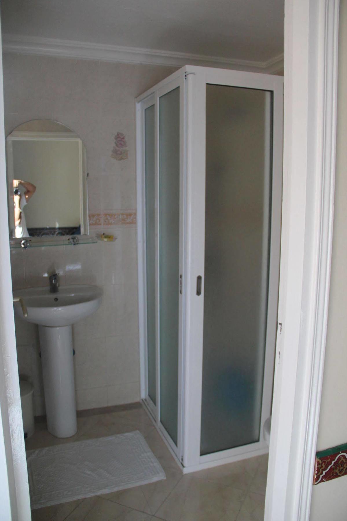 צ'פצ'אוונה Hotel Tarek מראה חיצוני תמונה