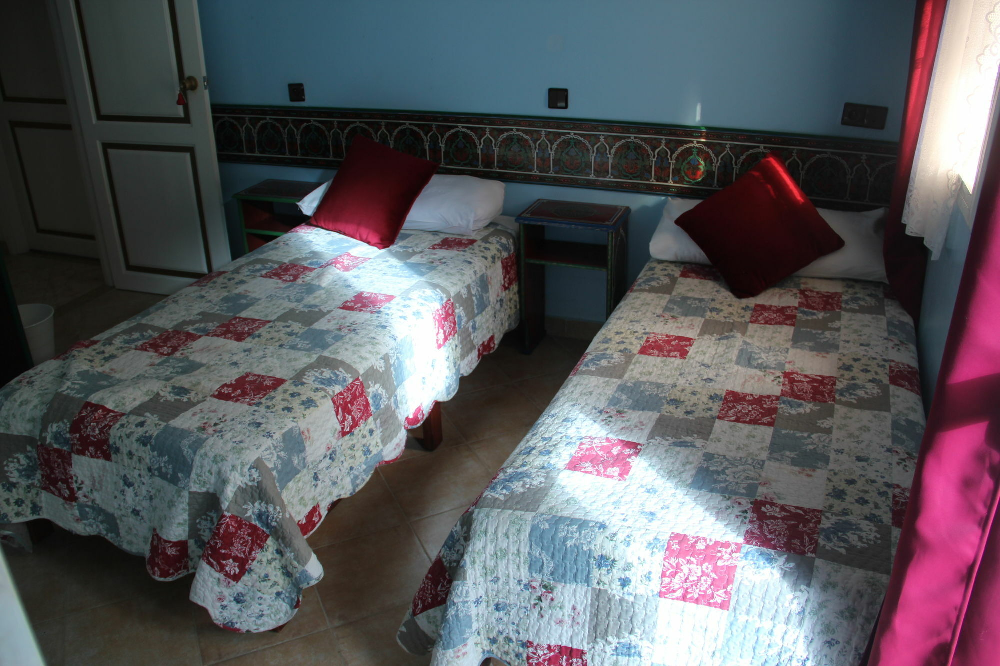 צ'פצ'אוונה Hotel Tarek מראה חיצוני תמונה